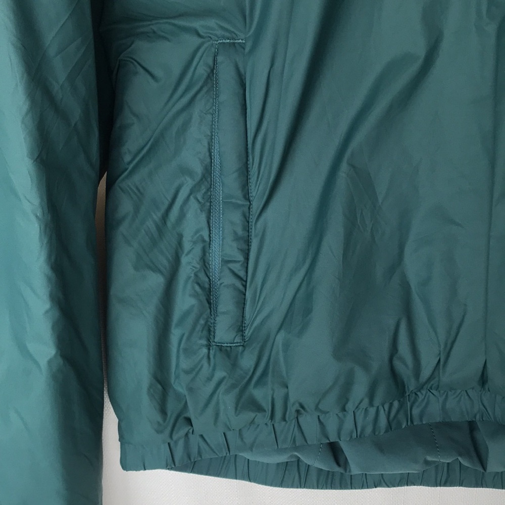 Alo Latitude Light Weight 1/2 Zip Pullover Jacket, Winter Ivy - Picture 5 of 16